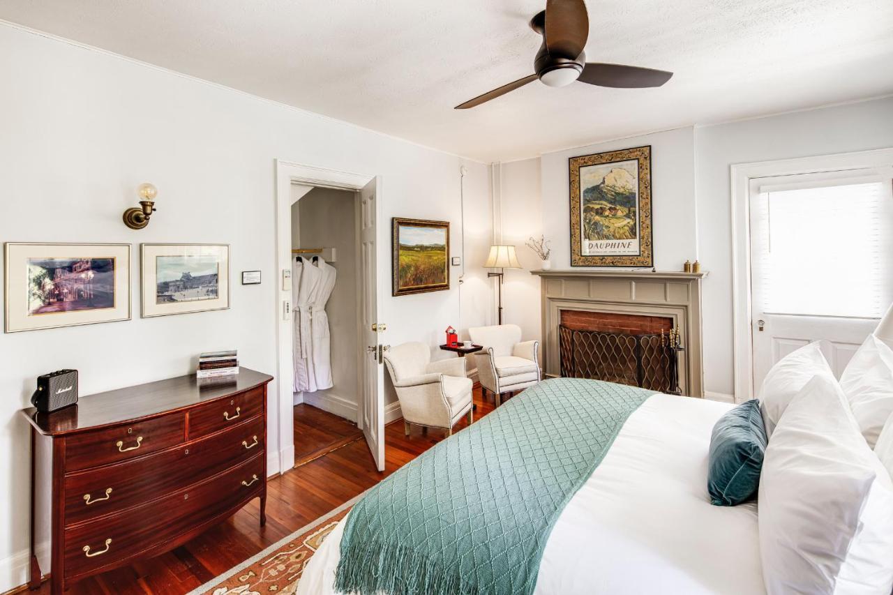 The Applewood Manor Bed & Breakfast แอชวิลล์ ภายนอก รูปภาพ