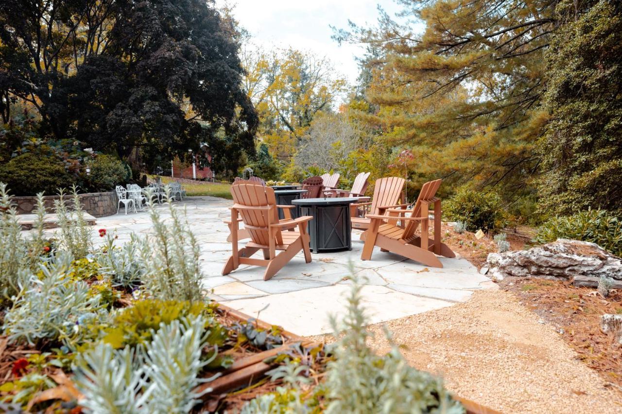 The Applewood Manor Bed & Breakfast แอชวิลล์ ภายนอก รูปภาพ