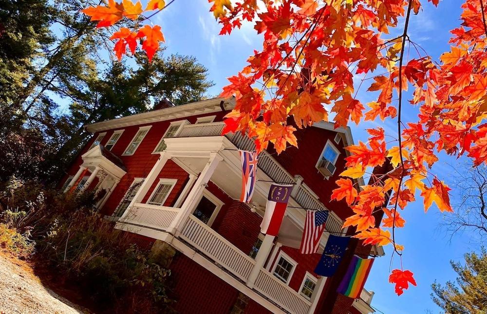 The Applewood Manor Bed & Breakfast แอชวิลล์ ภายนอก รูปภาพ