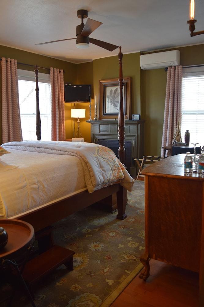 The Applewood Manor Bed & Breakfast แอชวิลล์ ภายนอก รูปภาพ