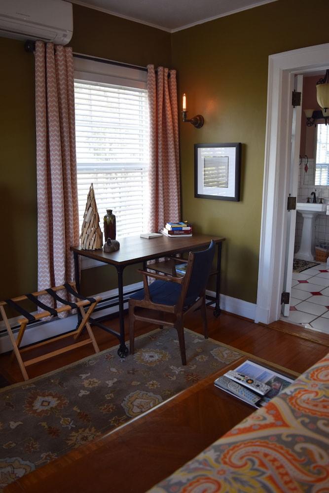 The Applewood Manor Bed & Breakfast แอชวิลล์ ภายนอก รูปภาพ